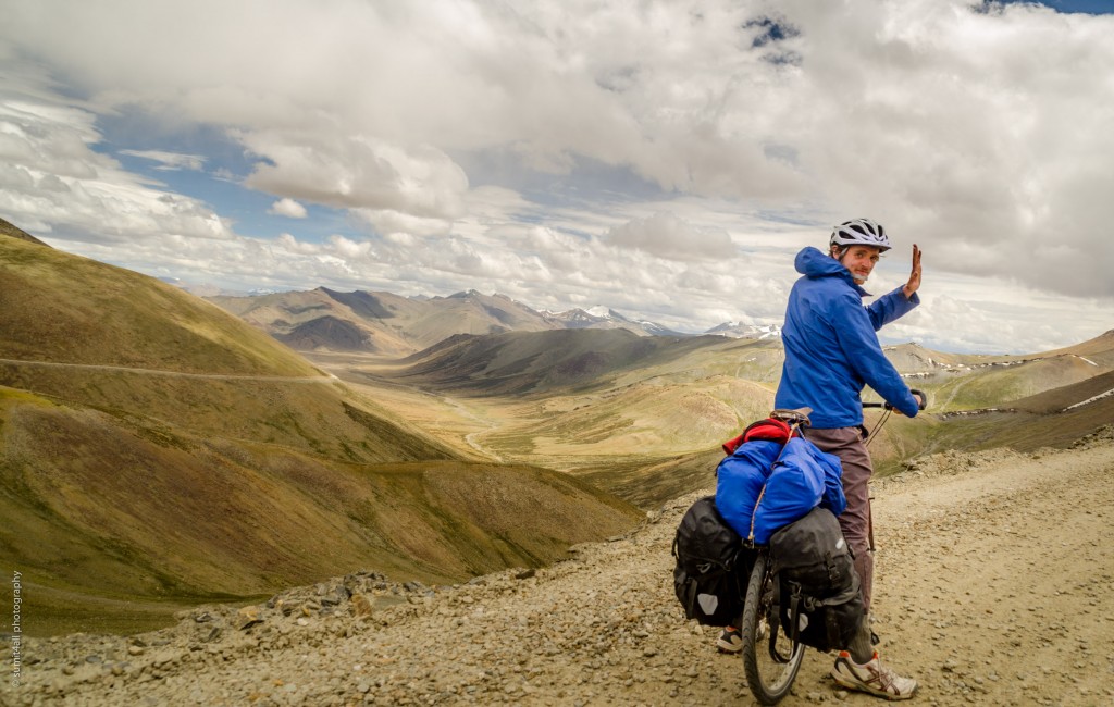 A biker near the Tangalang La pass